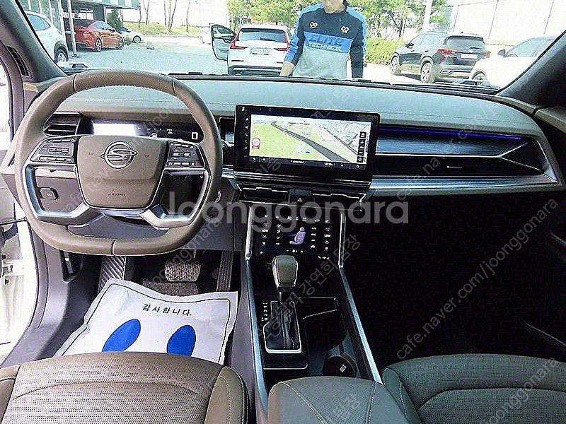 토레스 중고차 쌍용 중고차 흰색 2023년식 24,857km 1.5 GDI-T 4WD T7 중고차판매--8